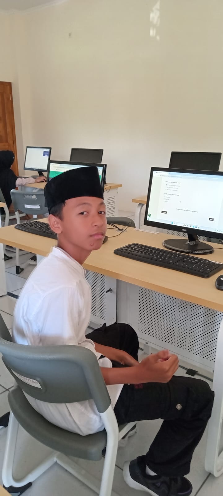 Fasilitas Ruang Komputer