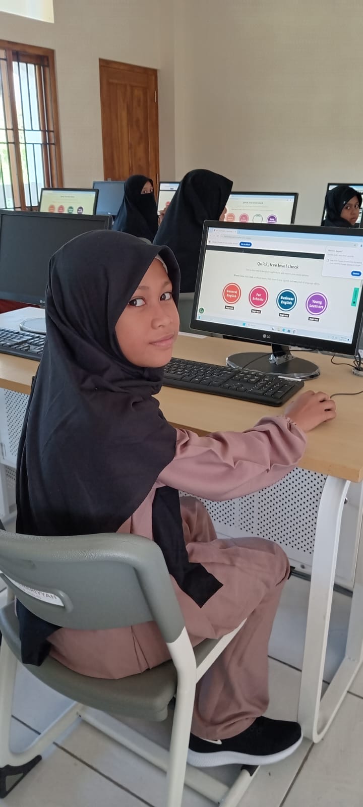 Fasilitas Ruang Komputer