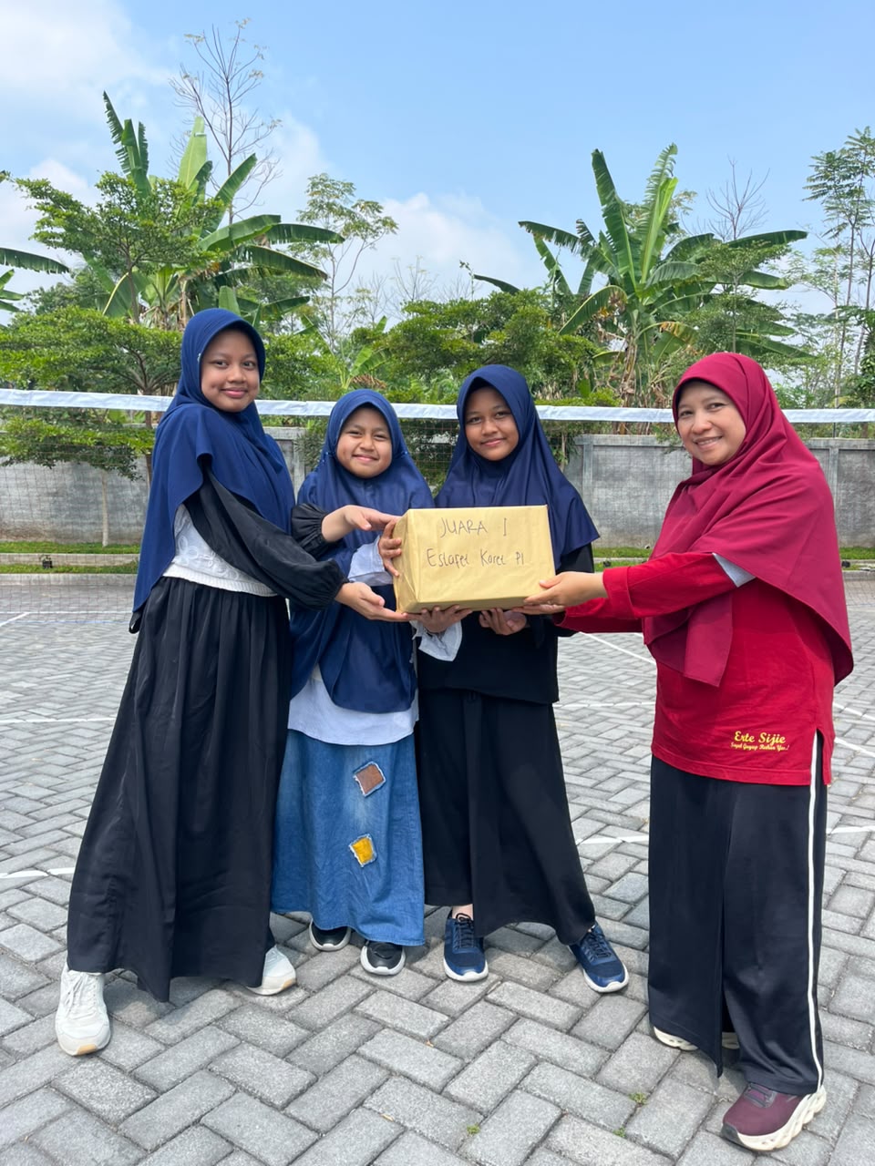 Semarak HUT Ke-81 RI, Santri SMP Unggulan Al Azhariyyah Ikuti Beragam Lomba